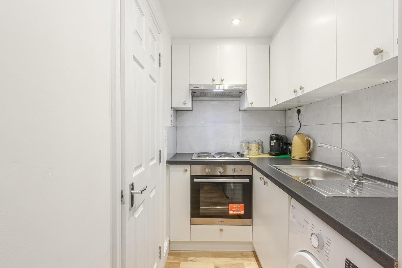 Deluxe Flat A In Kensington Olympia Daire Londra Dış mekan fotoğraf