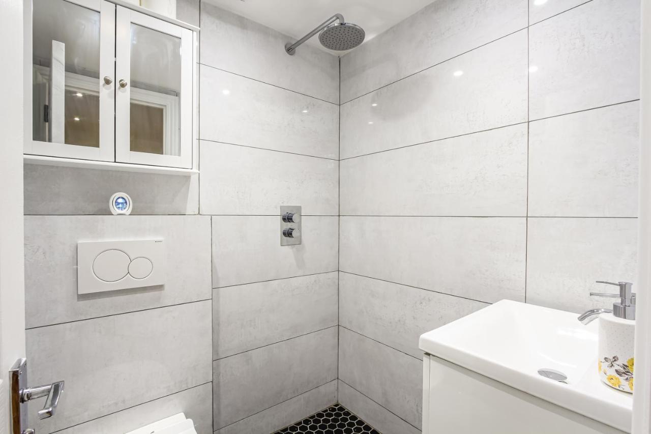 Deluxe Flat A In Kensington Olympia Daire Londra Dış mekan fotoğraf